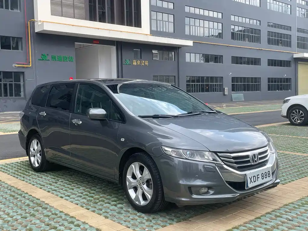 Odyssey 2.4 L Luxury