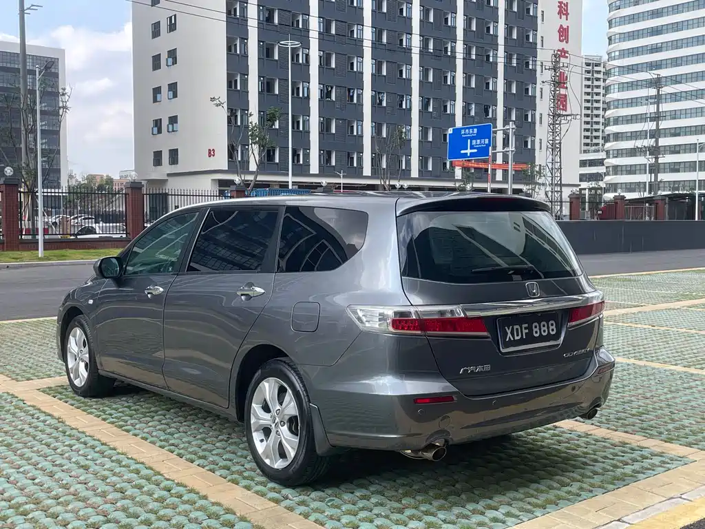 Odyssey 2.4 L Luxury