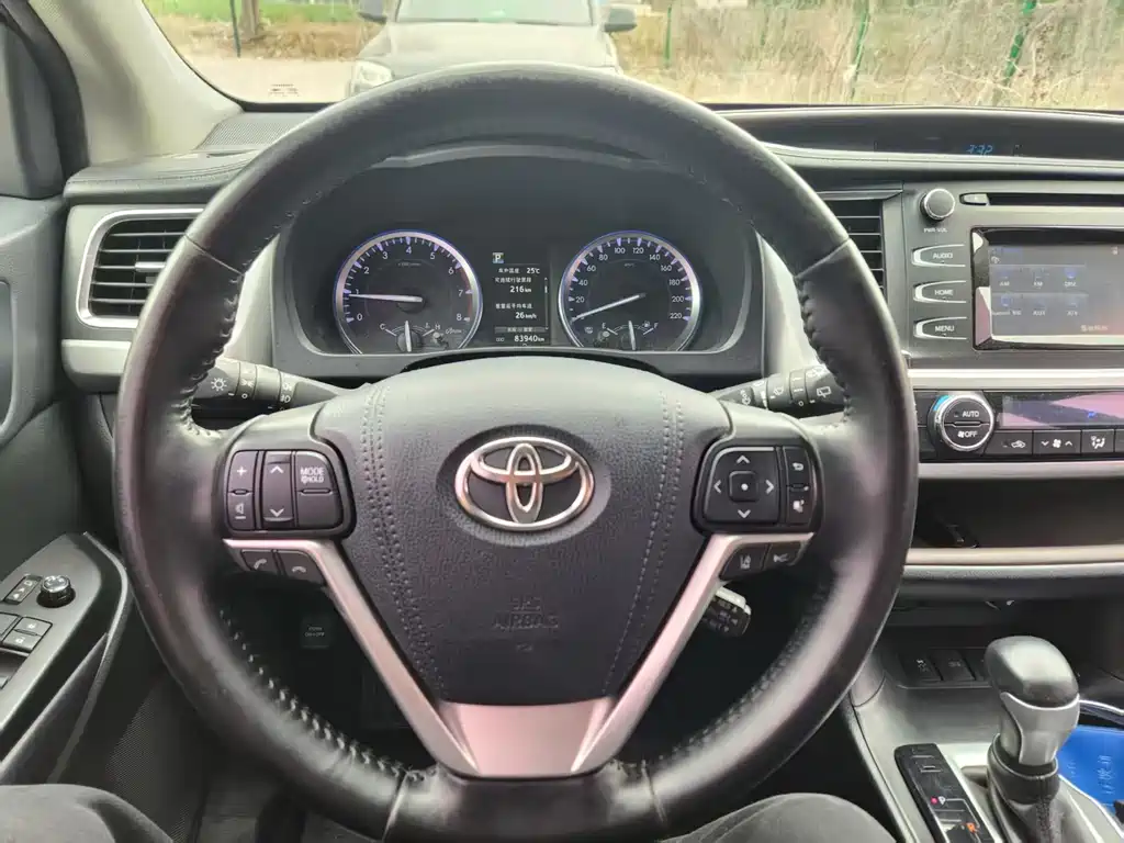 Highlander 2.0 T 4 WD Luxury 7-seat CN-V