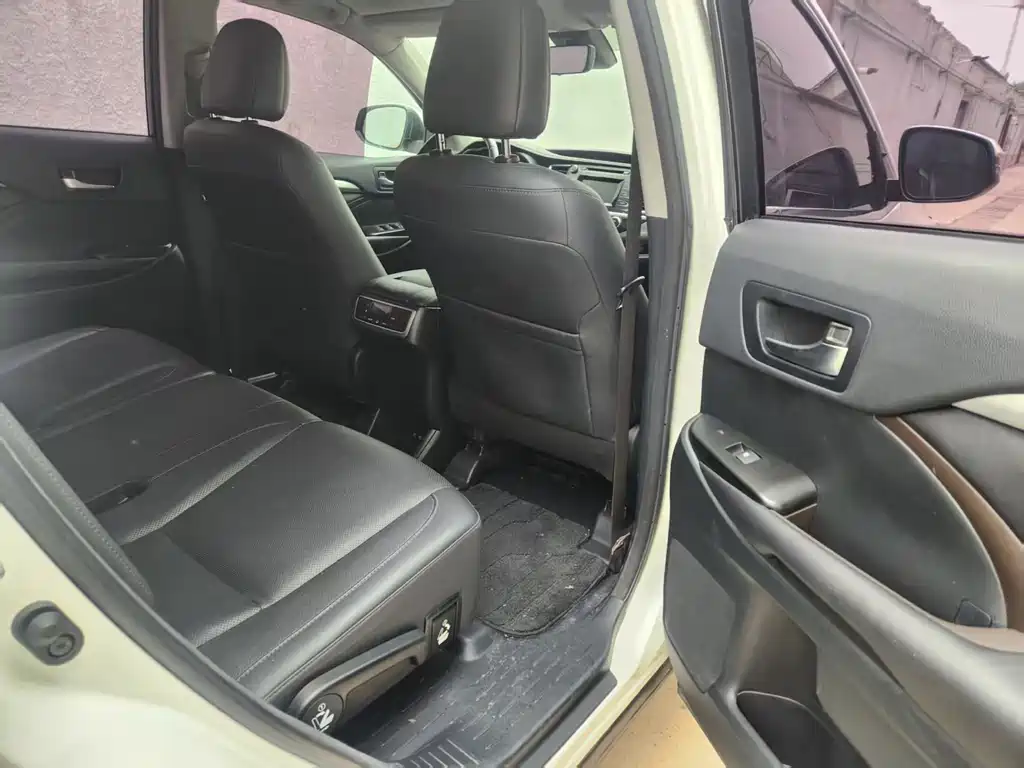 Highlander 2.0 T 4 WD Luxury 7-seat CN-V