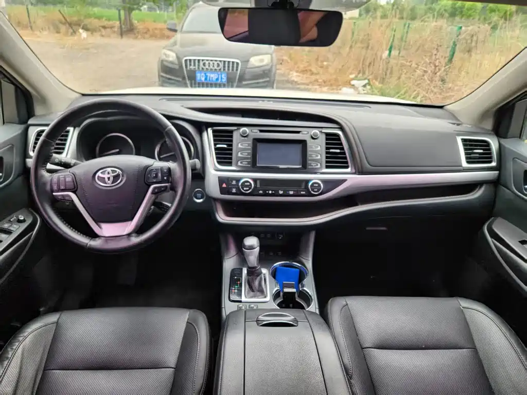 Highlander 2.0 T 4 WD Luxury 7-seat CN-V
