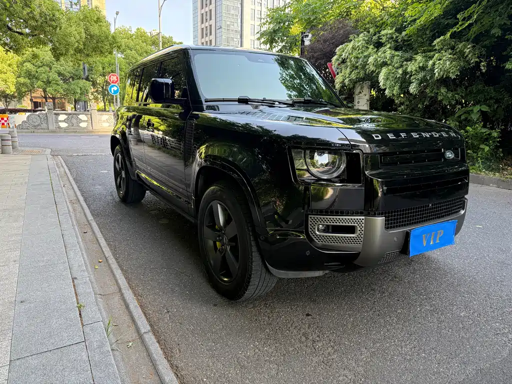 Land Rover Defender 110 3.0 T P400 X-DYNAMIC HSE