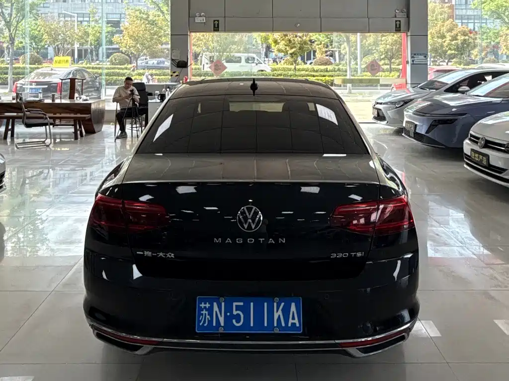 Magotan 330 TSI DSG Luxury