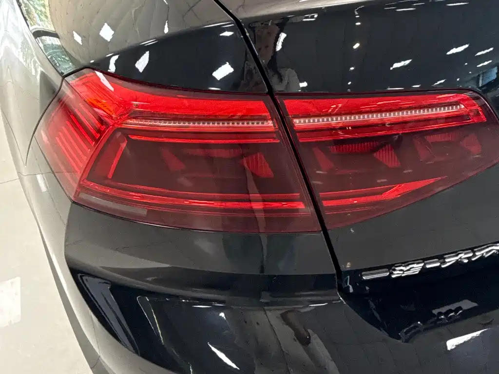 Magotan 330 TSI DSG Luxury