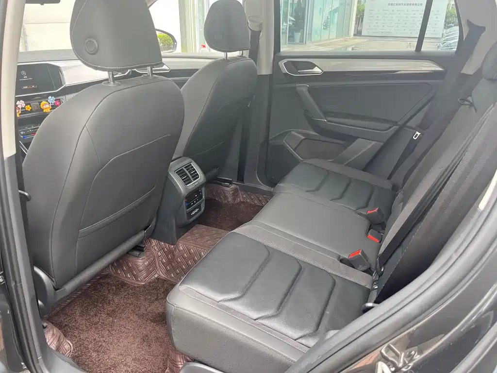 Tayron 330 TSI 2 WD Luxury Connected