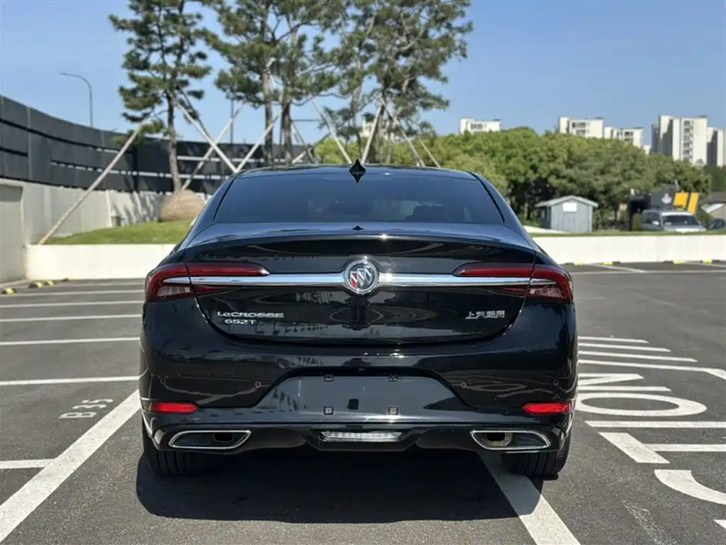 LaCrosse 652 T Luxury