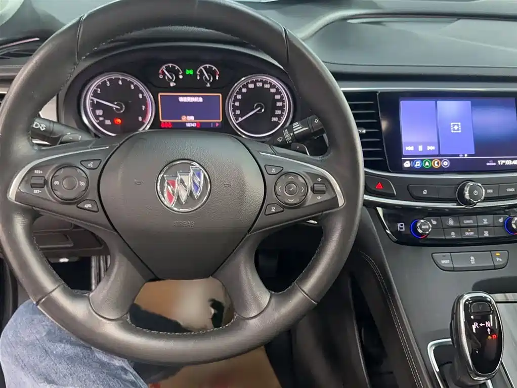 LaCrosse 652 T Luxury