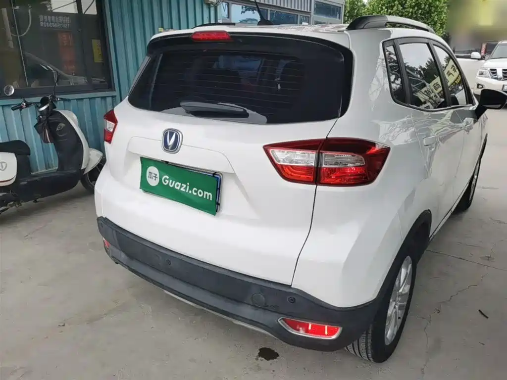 Changan CS15 1.5 L Auto Luxury