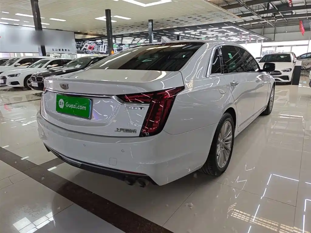 Cadillac CT6 28 T Fashion
