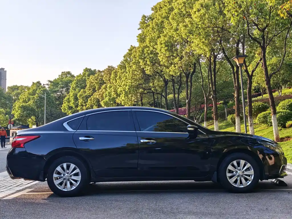 Teana 2.0 L XL Smart Progress