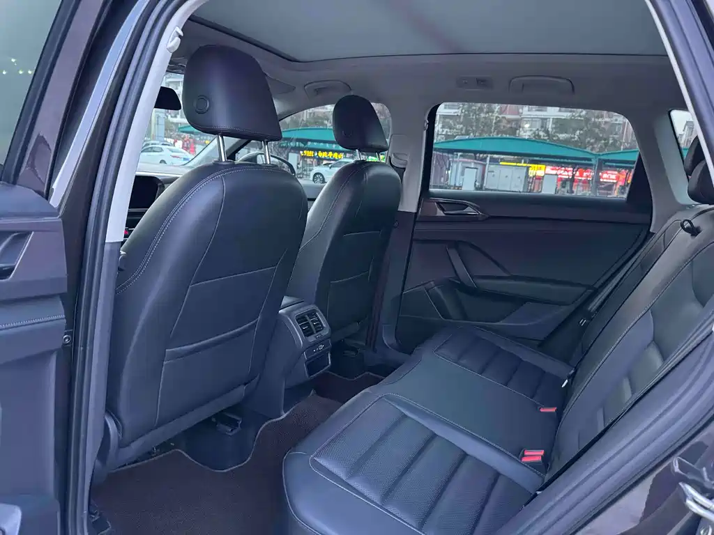 Tharu 280 TSI 2 WD Luxury PLUS