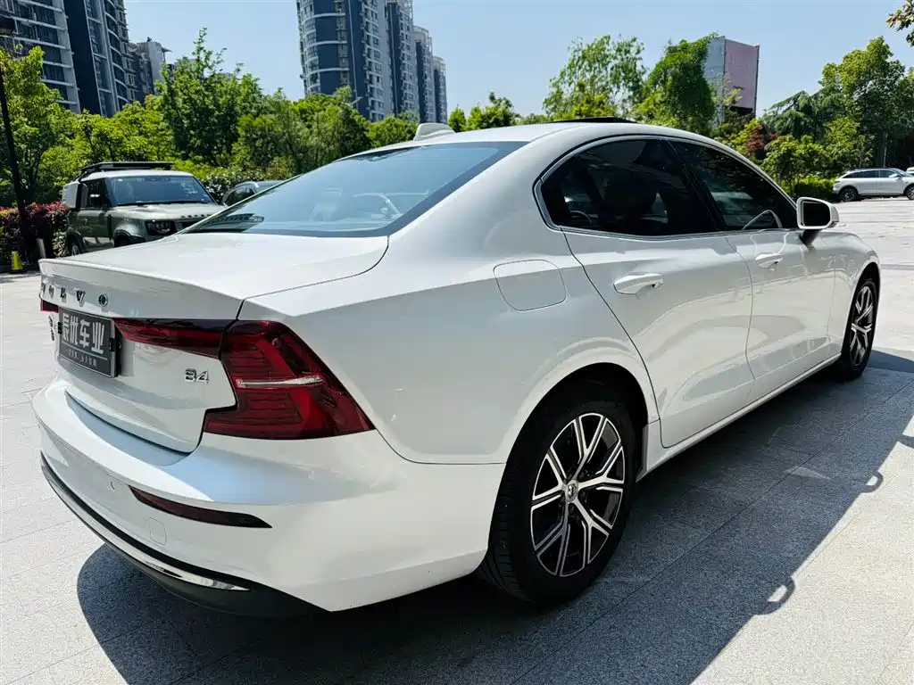 Volvo S60 B4 Smart Ease Luxury