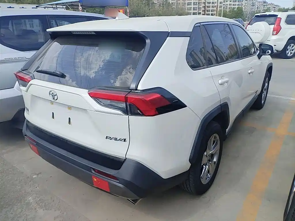 RAV4 2.0 L CVT 2 WD Style PLUS