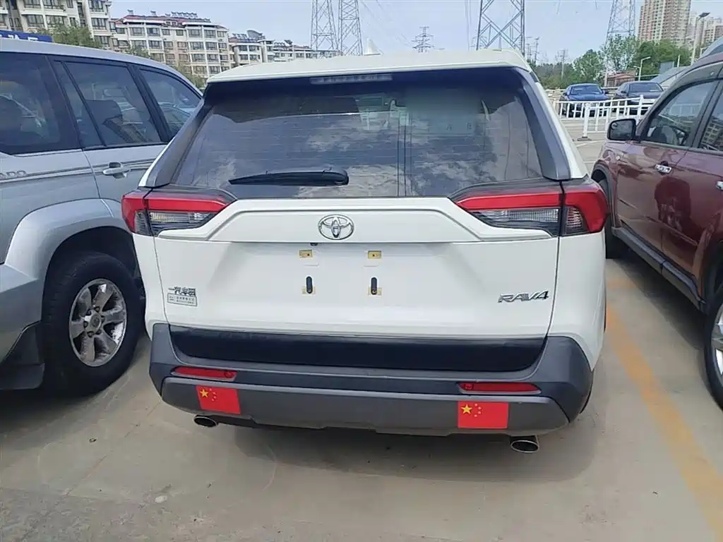 RAV4 2.0 L CVT 2 WD Style PLUS