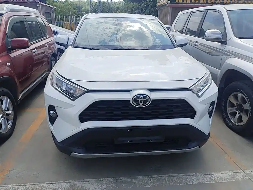 RAV4 2.0 L CVT 2 WD Style PLUS