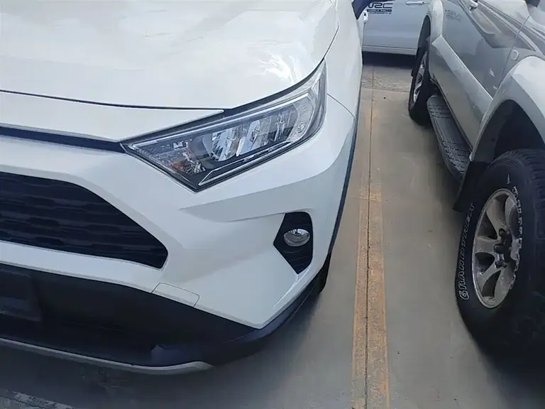 Toyota RAV4 2.0 L CVT 2 WD Style PLUS