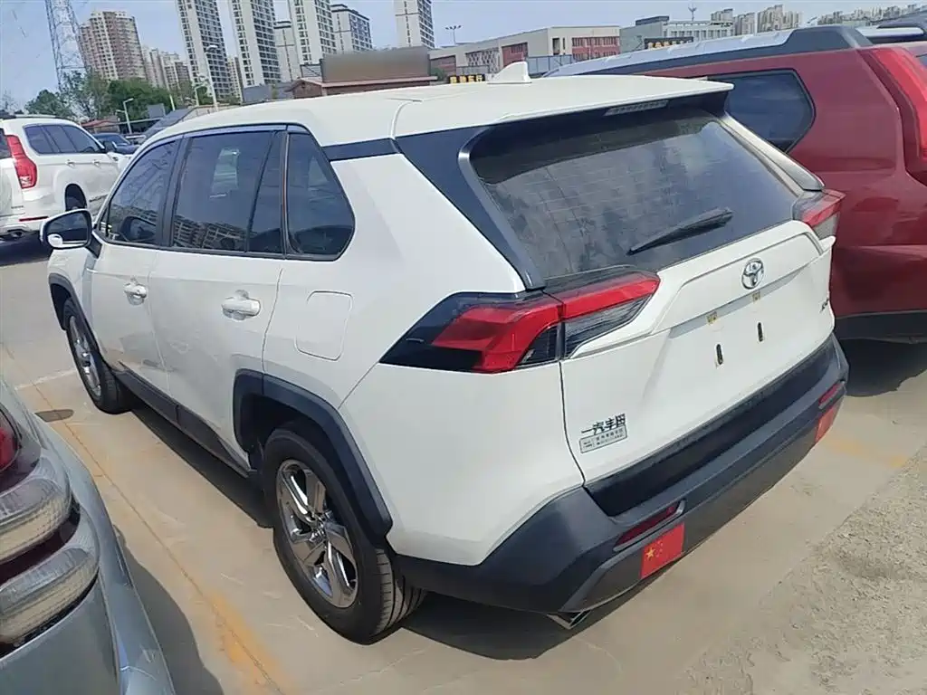 RAV4 2.0 L CVT 2 WD Style PLUS
