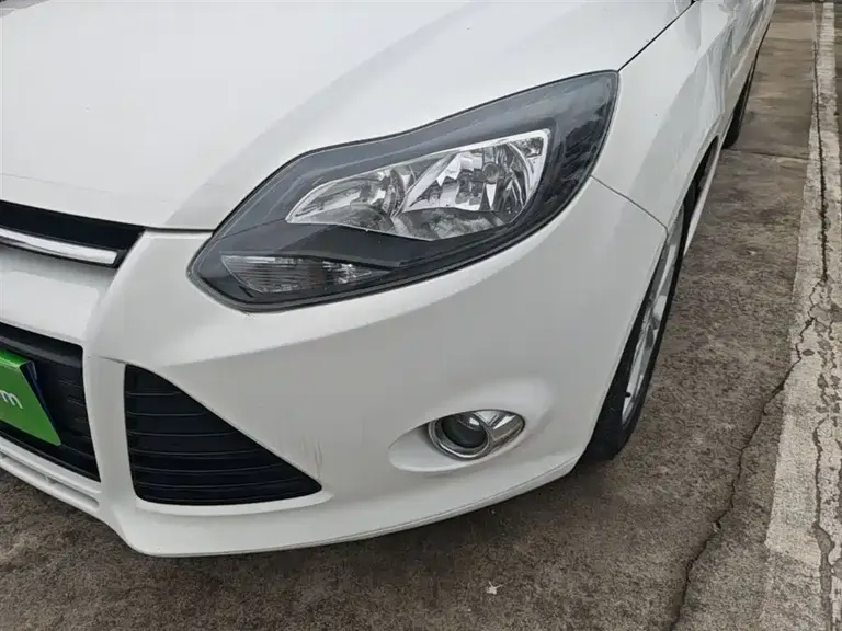 Ford Focus Hatchback 2.0 L Auto Luxury Sport
