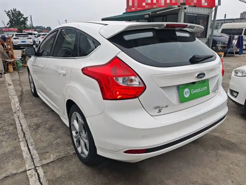 Focus Hatchback 2.0 L Auto Luxury Sport