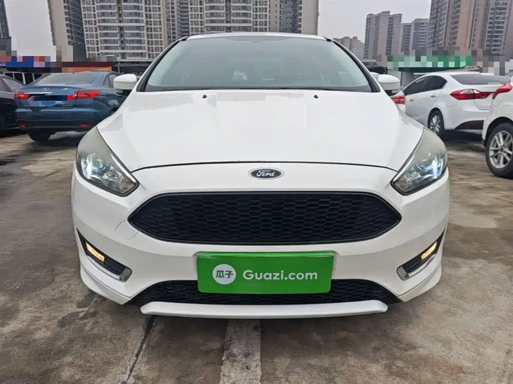Focus Sedan EcoBoost 180 Auto Elite