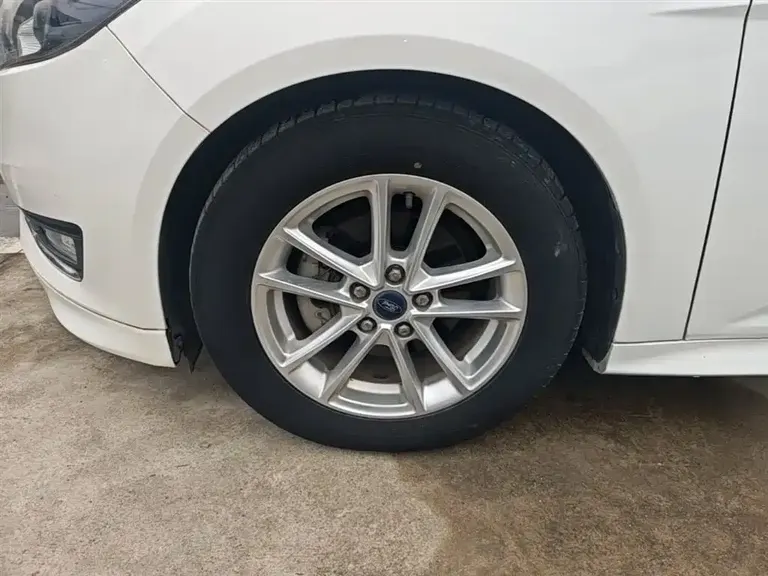 Ford Focus Sedan EcoBoost 180 Auto Elite