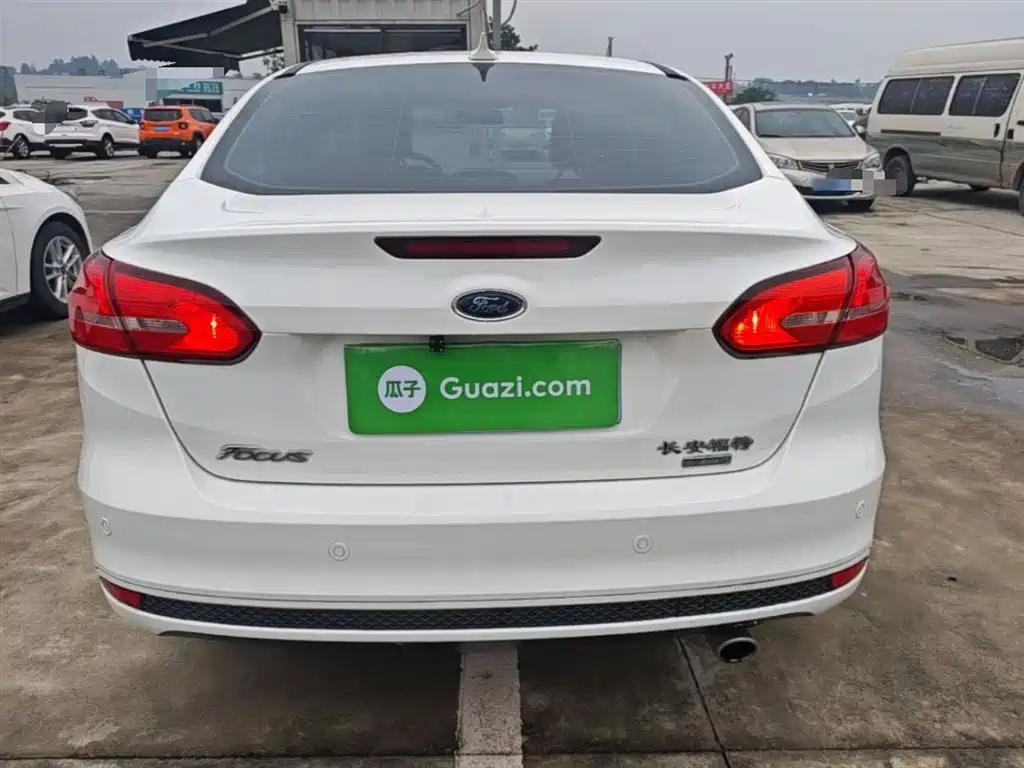 Focus Sedan EcoBoost 180 Auto Elite