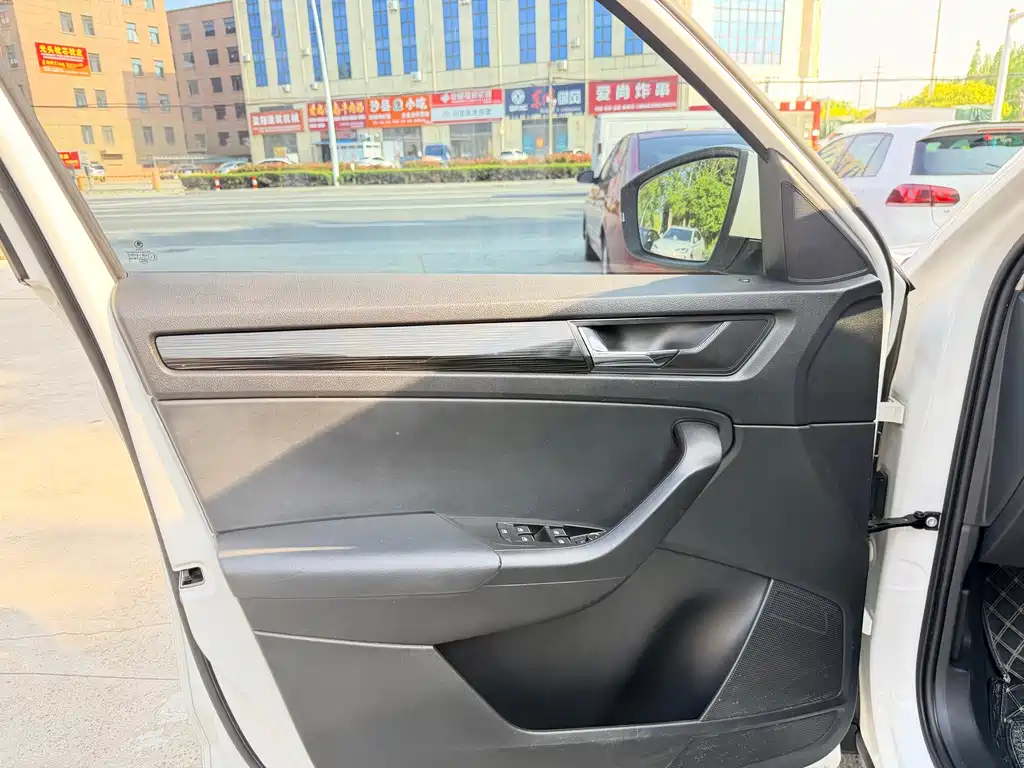 Kodiaq TSI330 7-seat 2 WD Luxury