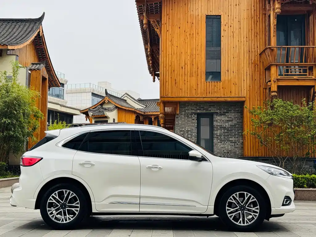 Escape EcoBoost 245 4 WD Excellence Enjoyment