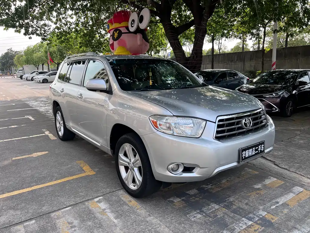 Highlander 2.7 L 2 WD 7-seat Supreme