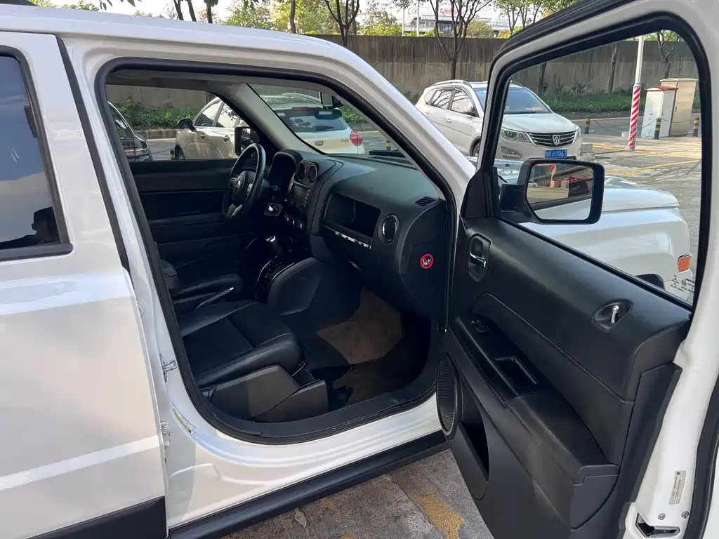 Patriot 2.0 L Sport Enhanced