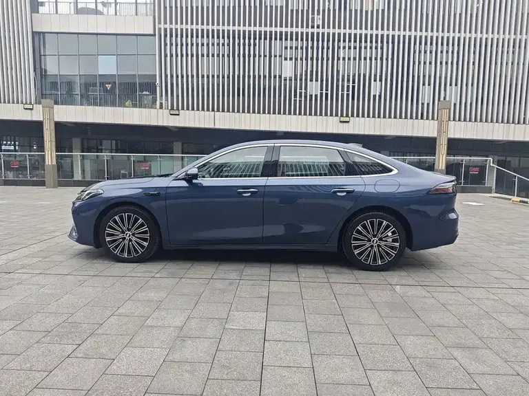 Geely Galaxy A7 EM-i 150 km Starship