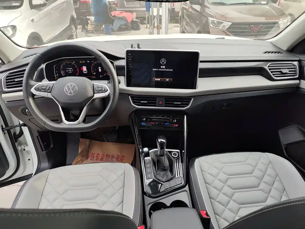 Tayron 330 TSI 2 WD Luxury Plus Advanced