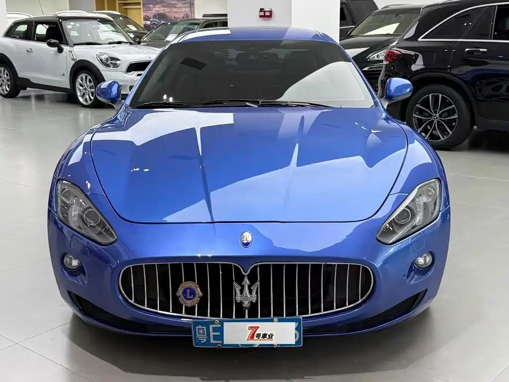GranTurismo 4.2 L Standard