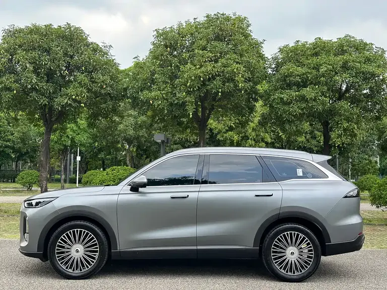 Chery Tiggo 8 L 2.0 T 2 WD Distinguished 5-seat
