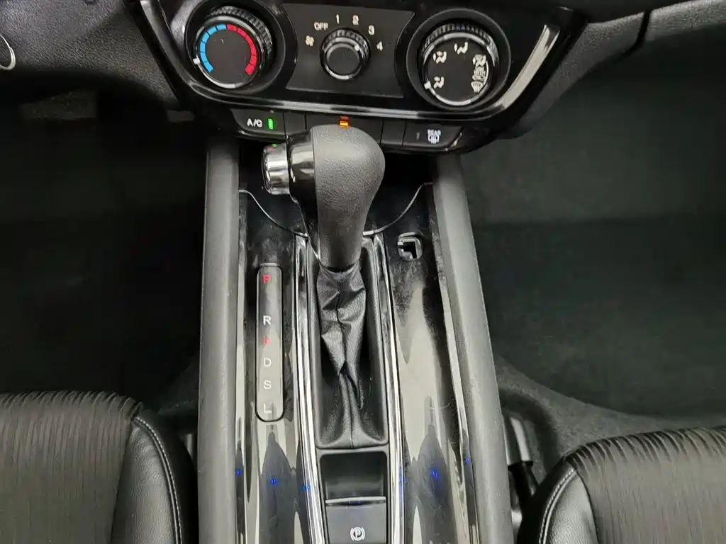 Vezel 1.5 L CVT Pioneer
