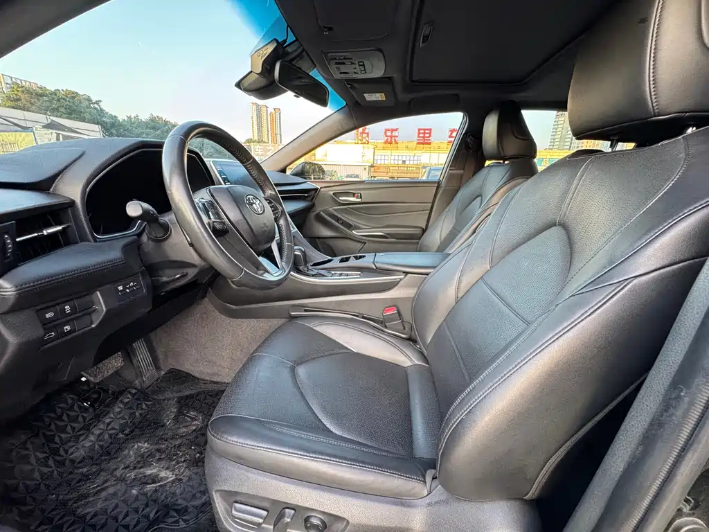 Avalon 2.5 L Luxury