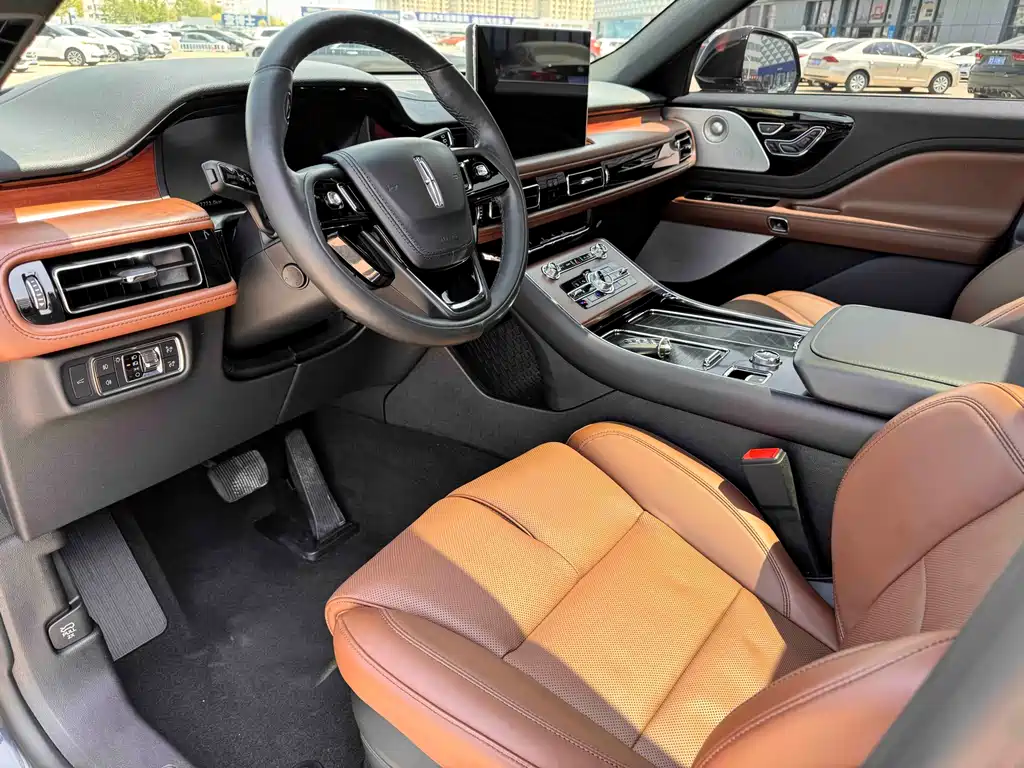 Aviator 3.0 T V6 4 WD Executive