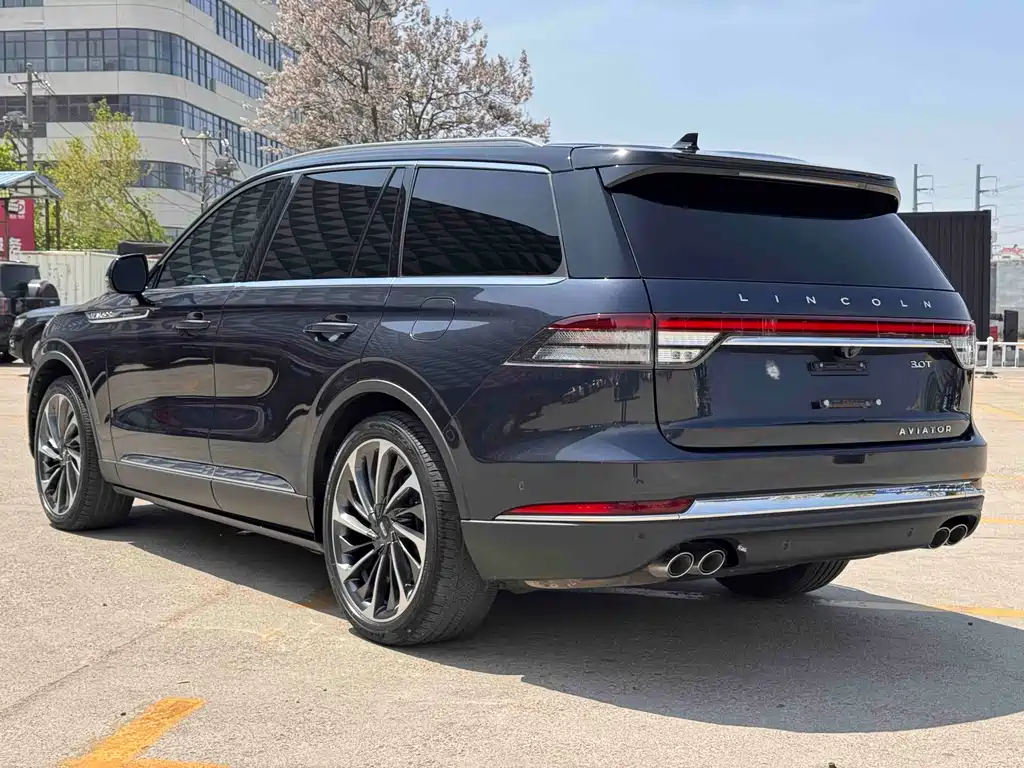 Aviator 3.0 T V6 4 WD Executive