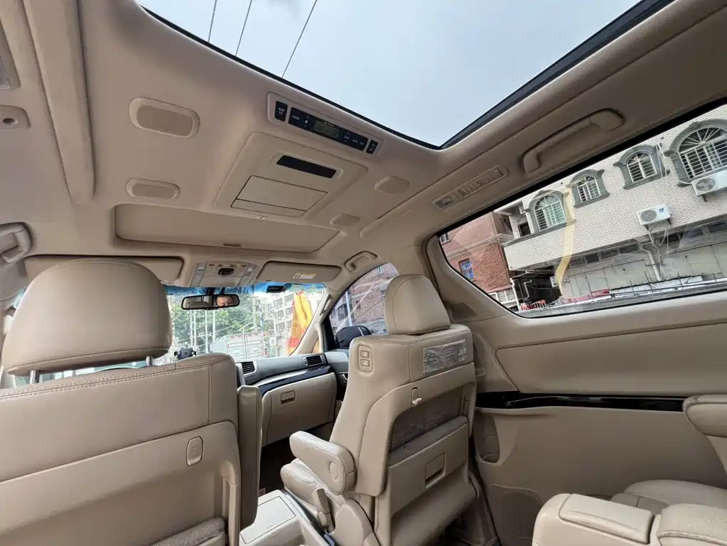 Alphard 3.5 L Luxury