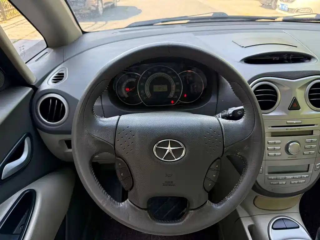 Refine M2 瑞风M2 2011款 1.8 L MT优雅型5座