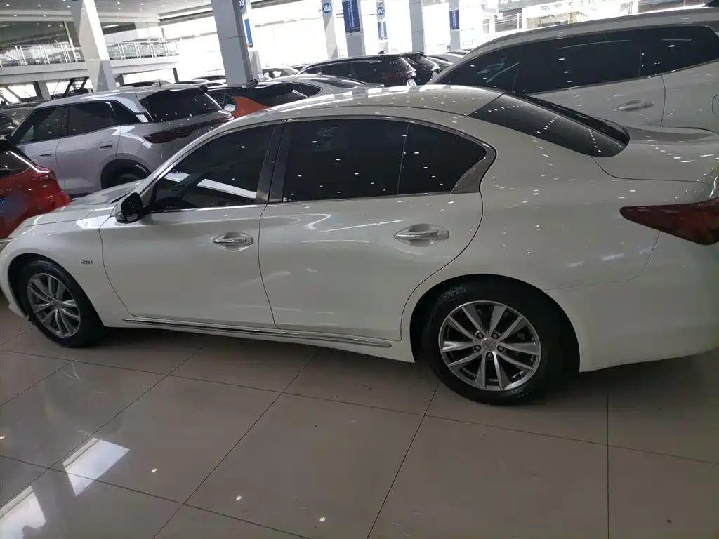 Infiniti Q50 L 2.0 T Joy