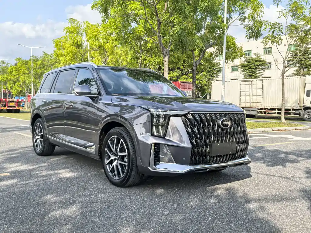 GAC Trumpchi GS8 Dual Engine Series 2.0 TM 4 WD Distinguished (7-seat)