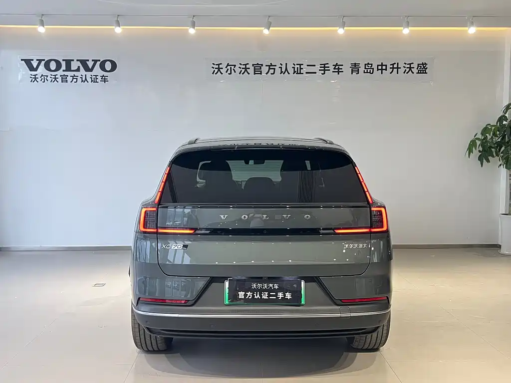 Volvo XC70 PHEV 沃尔沃XC70插电式混动 2026款 四驱超长续航Core