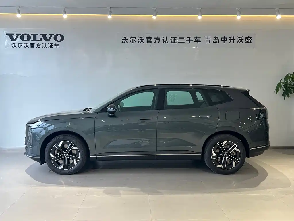 Volvo XC70 PHEV 沃尔沃XC70插电式混动 2026款 四驱超长续航Core