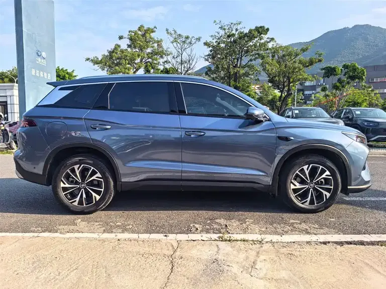 BYD Song Pro NEV 2 nd Gen Smart Drive DM-i 75 KM Leading
