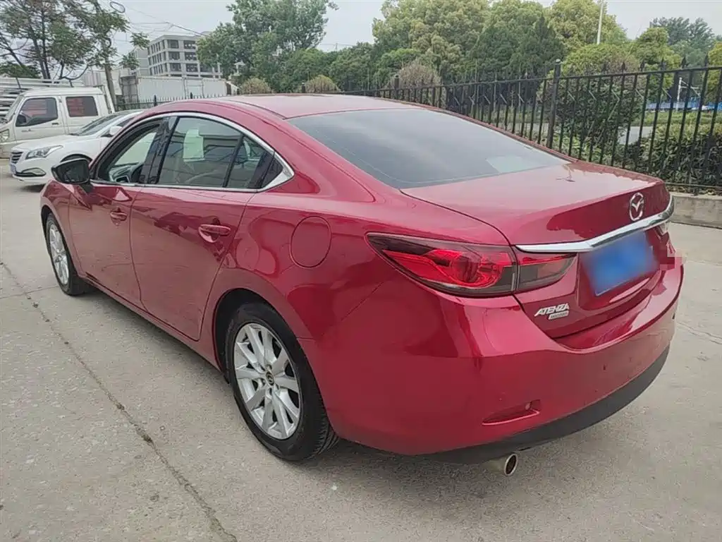 Atenza 2.0 L Blue Sky Luxury