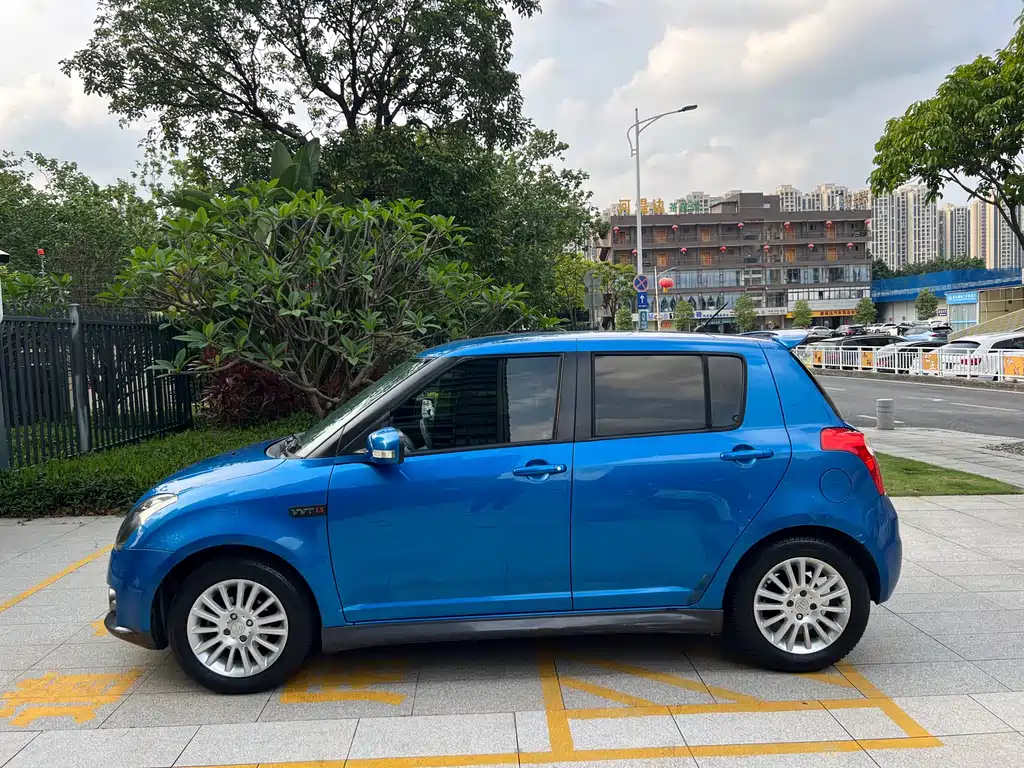 Swift 1.5 L Auto Sport