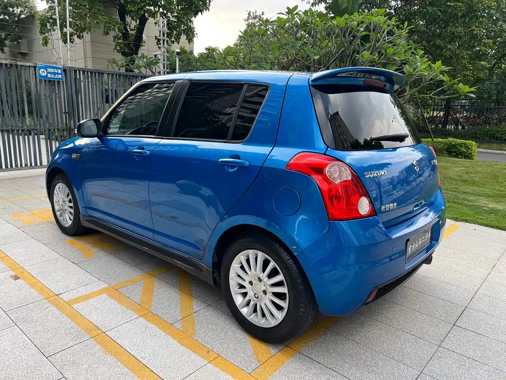 Swift 1.5 L Auto Sport