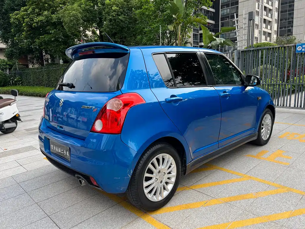 Swift 1.5 L Auto Sport