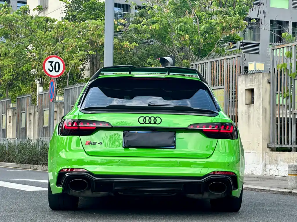 Audi RS 4 奥迪RS 4 2023款 RS4 Avant 暗金版